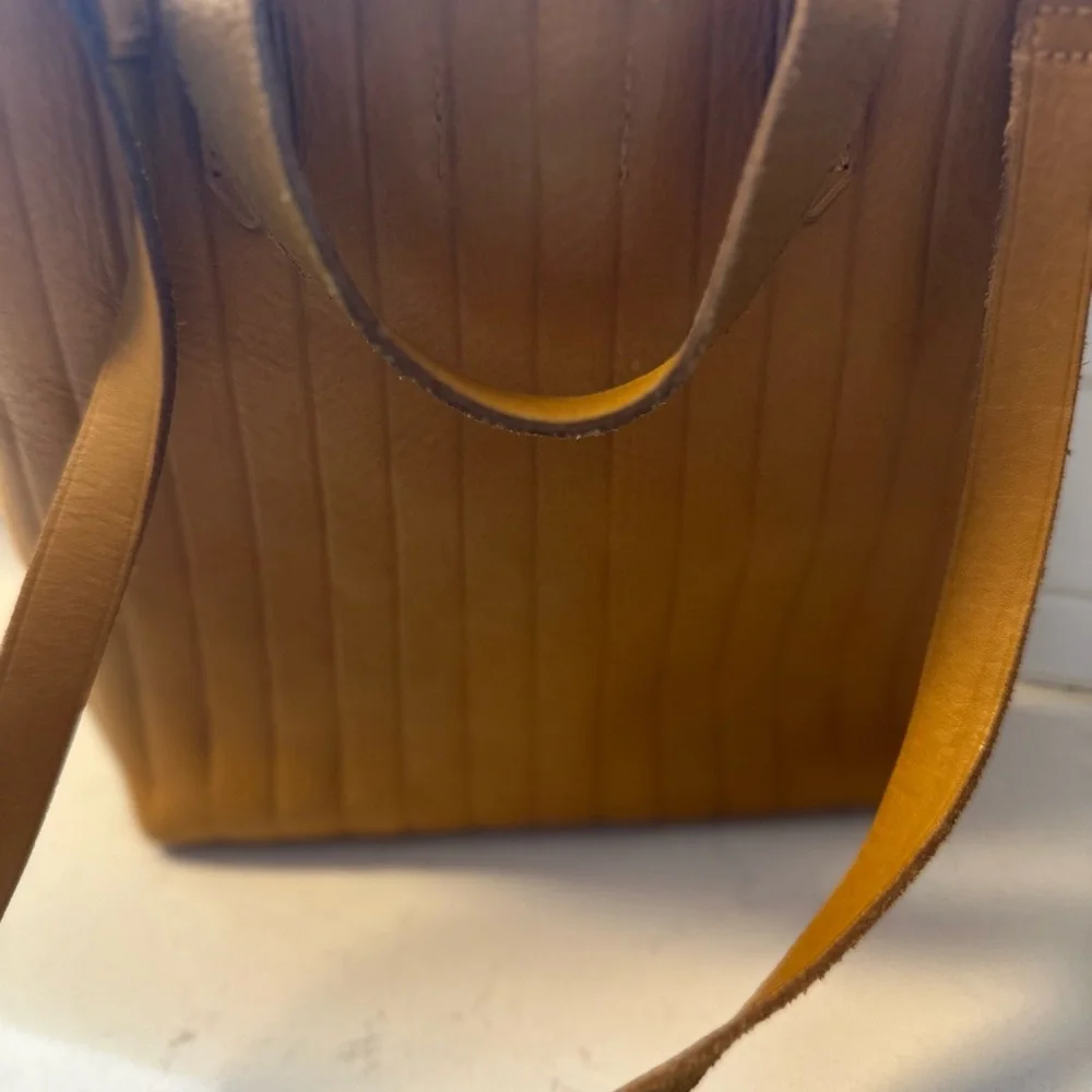 Madewell The Mini Transport Crossbody:
Bubble Pleat Edition - Picture 2 of 7